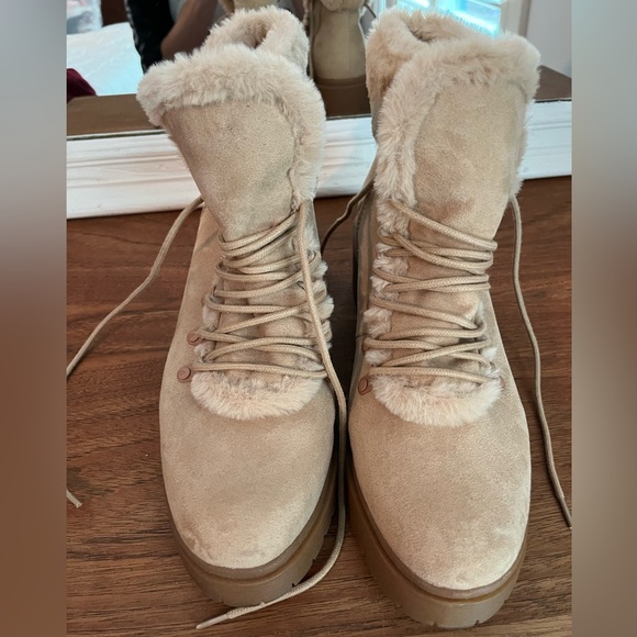 A New Day Lace Up Faux Fir Booties Size W 9.5 - Picture 2 of 4